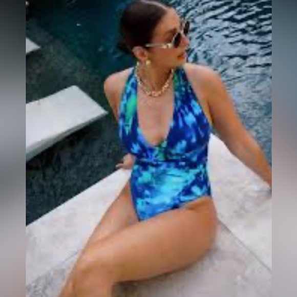 Mimi Flamingo Salt Water Blue Tie-Dye One Piece Halter Swimwear in size 8